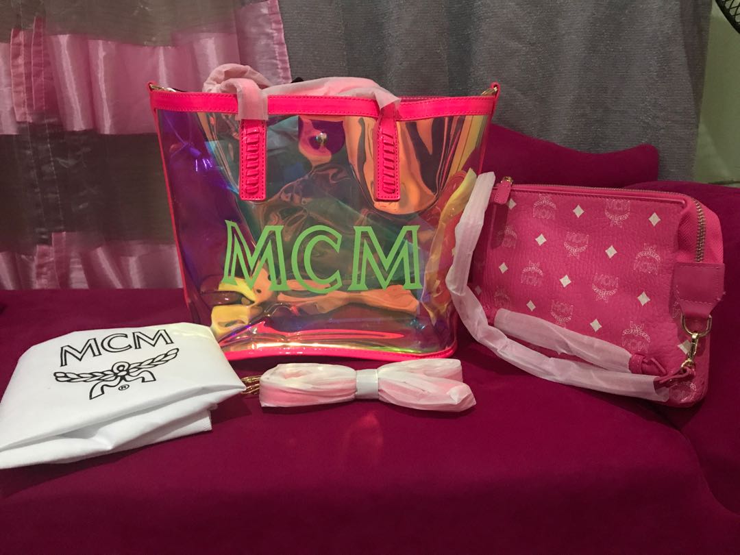 Mcm outlet holographic bag