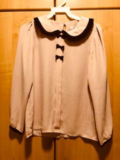 (Category: ) located in . Submitted by elsiewardrobe (Listing ID 1082079491, Image 1). Description: .