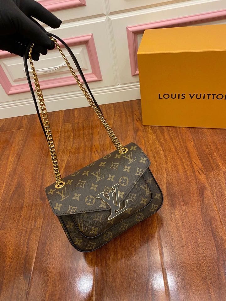 🛑Lv Louis Vuitton Passy Gm Epi Leather Tote Bag, Luxury, Bags & Wallets on  Carousell