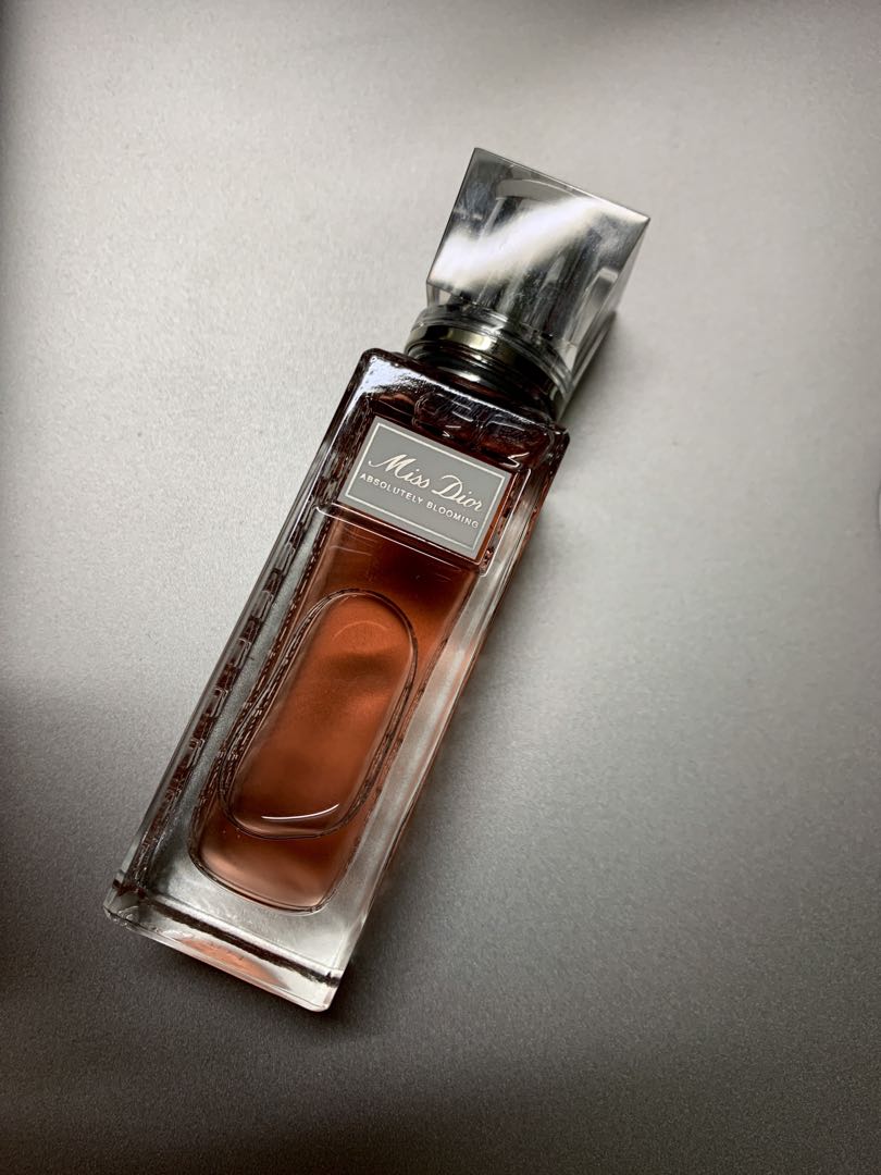 Miss Dior Absolutely Blooming Roller Pearl Parfum Beauty