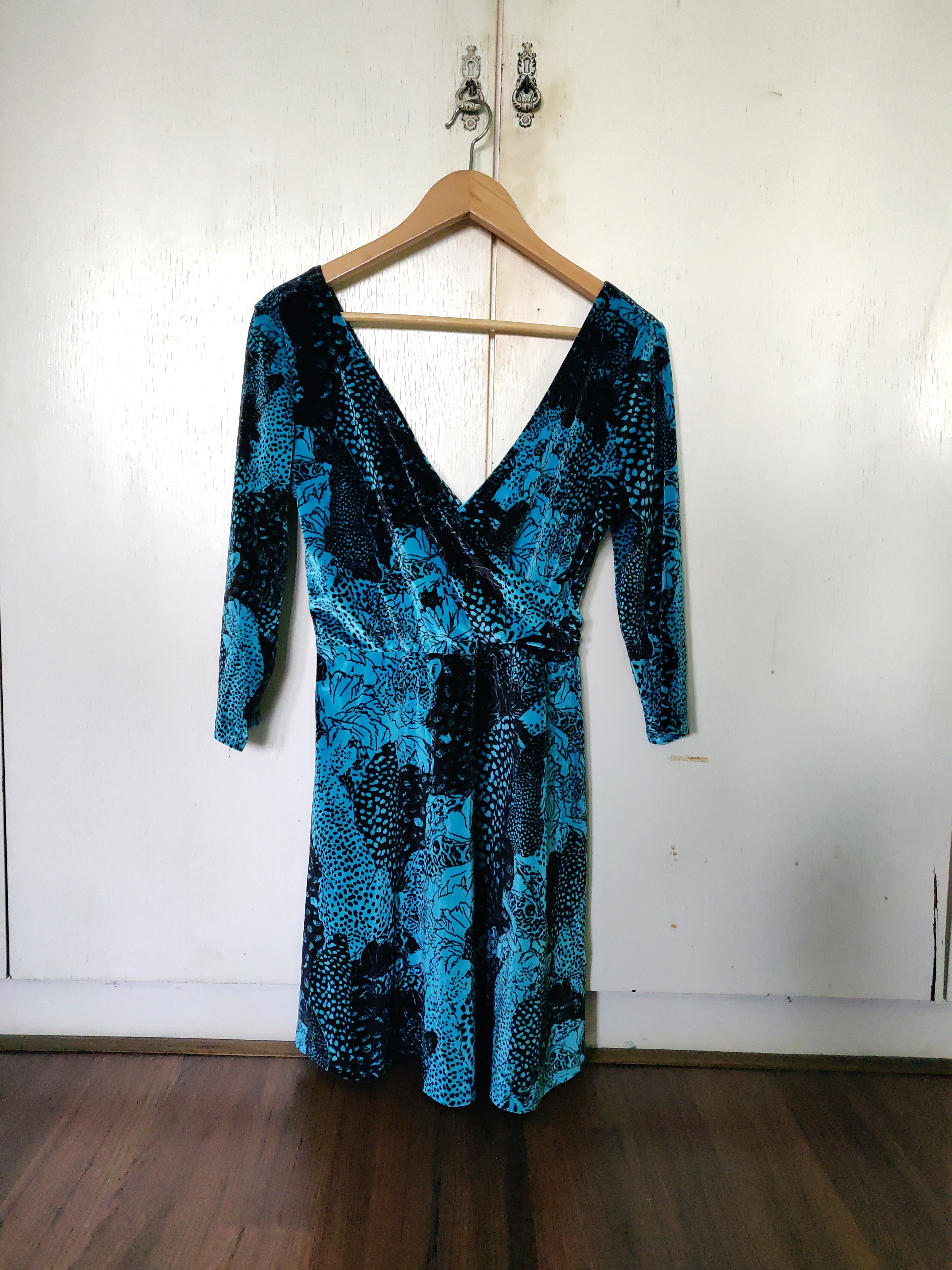 monki velvet wrap dress Big sale - OFF 69%