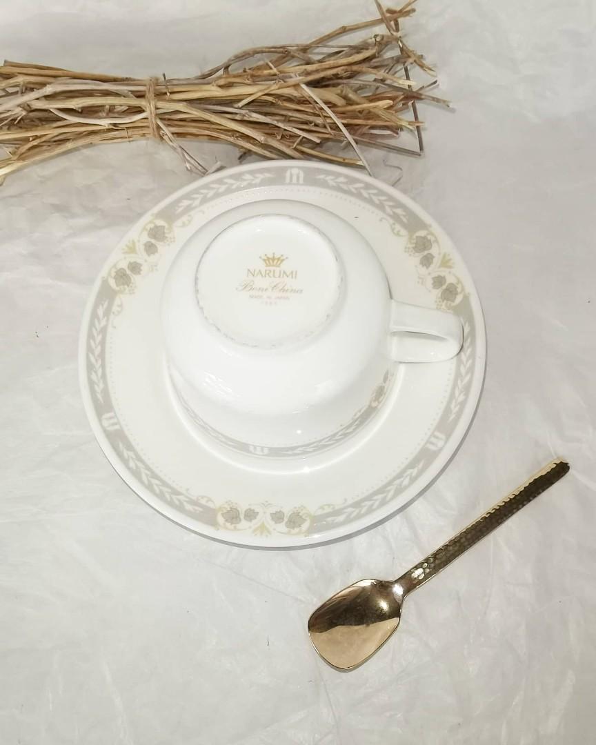 Narumi tea cup (Category: Coffee & Tea Tableware) located in Valenzuela. Submitted by shikkufindsmla (Listing ID 1049149858, Image 2). Description: Slightly Used NARUMI Bonechina 1 pc Porcelain Cup size:H:5cm x D:9cm 1 pc Porcelain Coaster 1 pc Stainless Teaspoon * no box PHP 350 only.