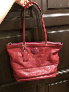 (Category: ) located in . Submitted by elsiewardrobe (Listing ID 1082077005, Image 1). Description: .