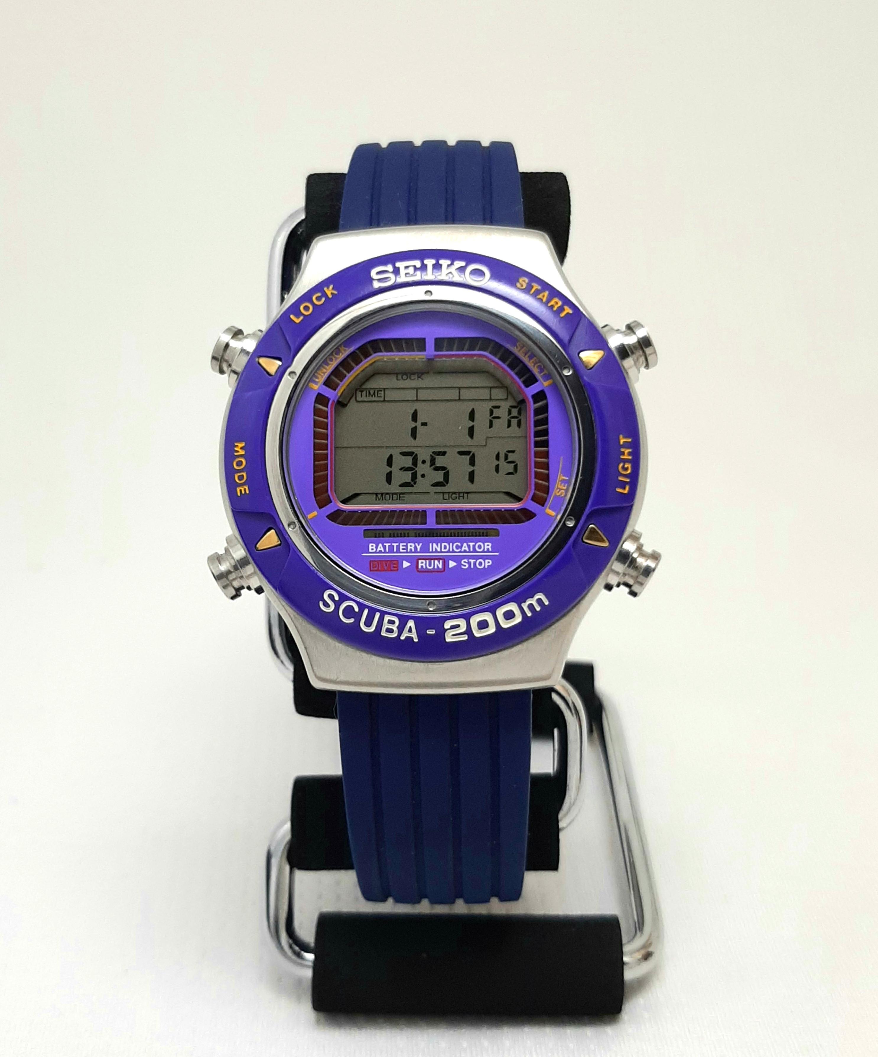 Purple best sale dive watch