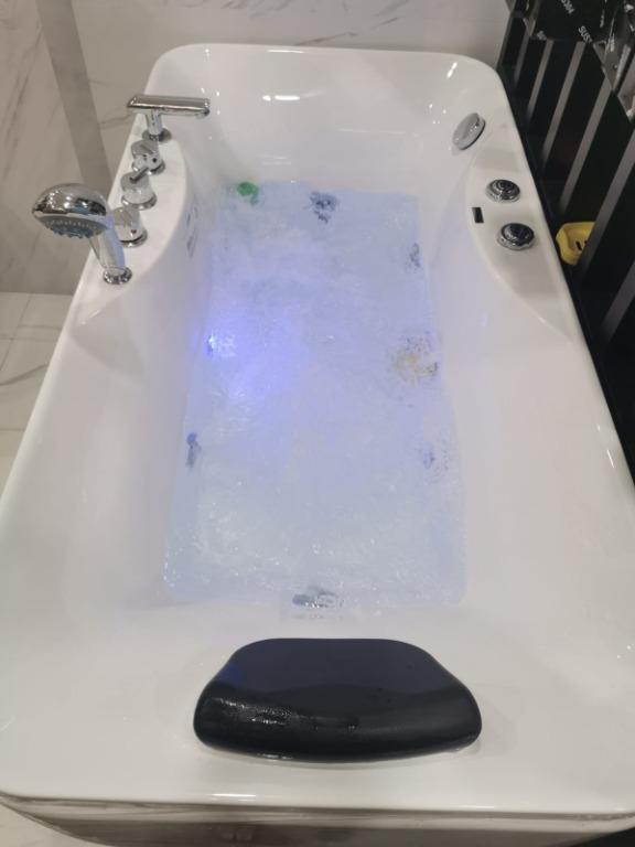 Stand Alone bathtub Jacuzzi 1.5M, Home Services, Renovations, Toilet
