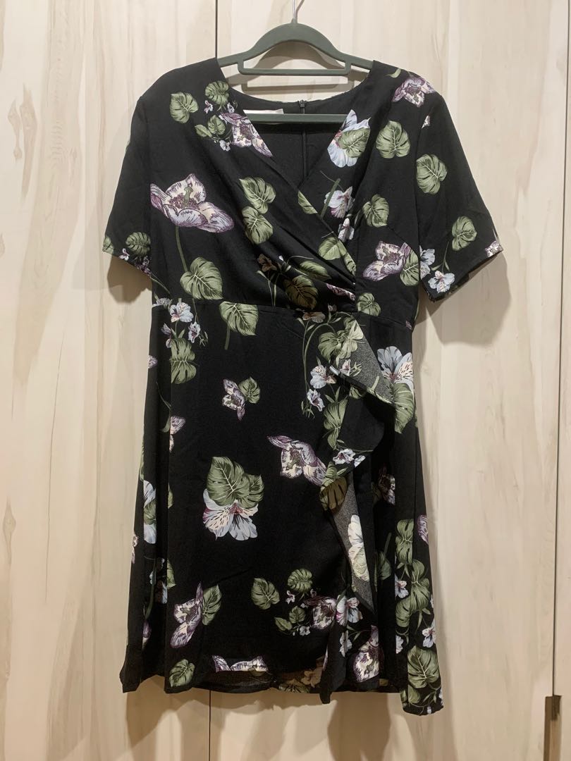 TEM hawaiian wrap dress, Women's Fashion, Muslimah Fashion, Dresses on Carousell