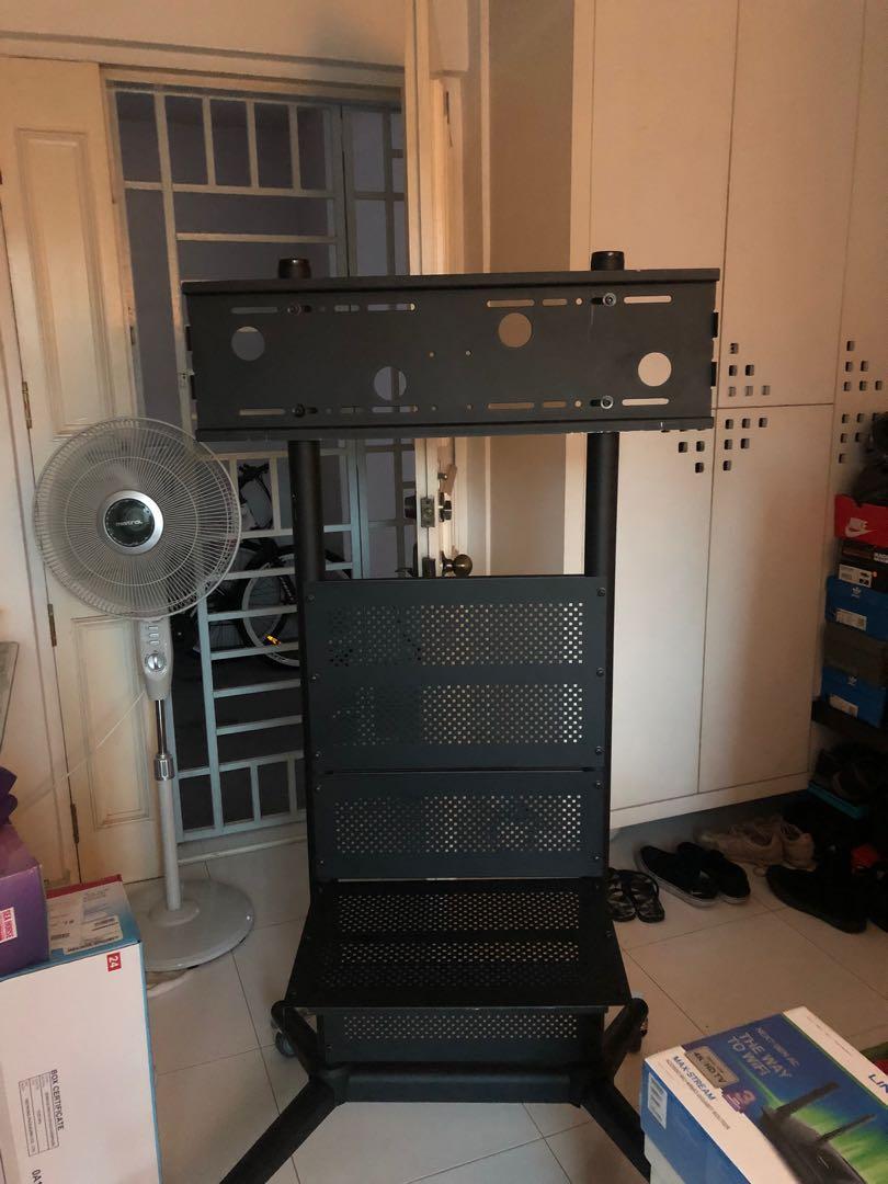 Used 65 inch tv clearance stand