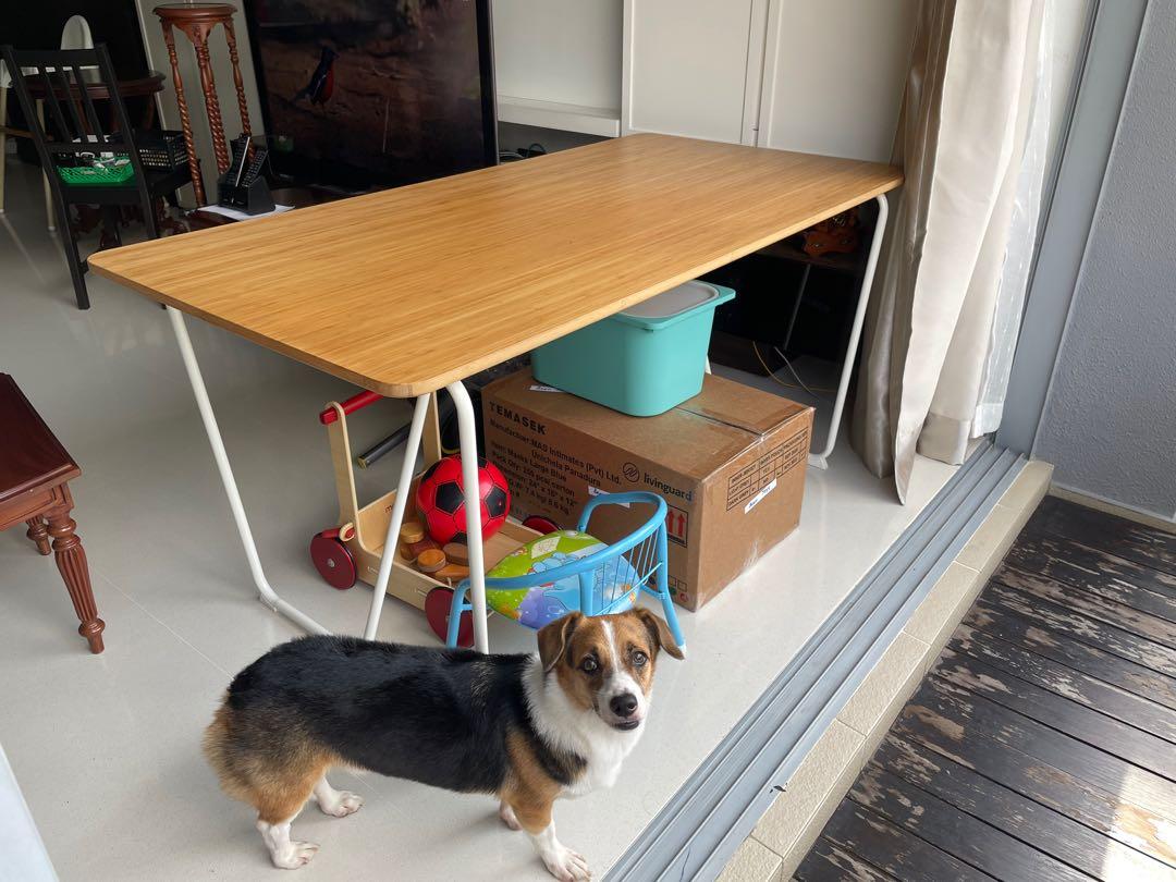 Vraryd desk hot sale