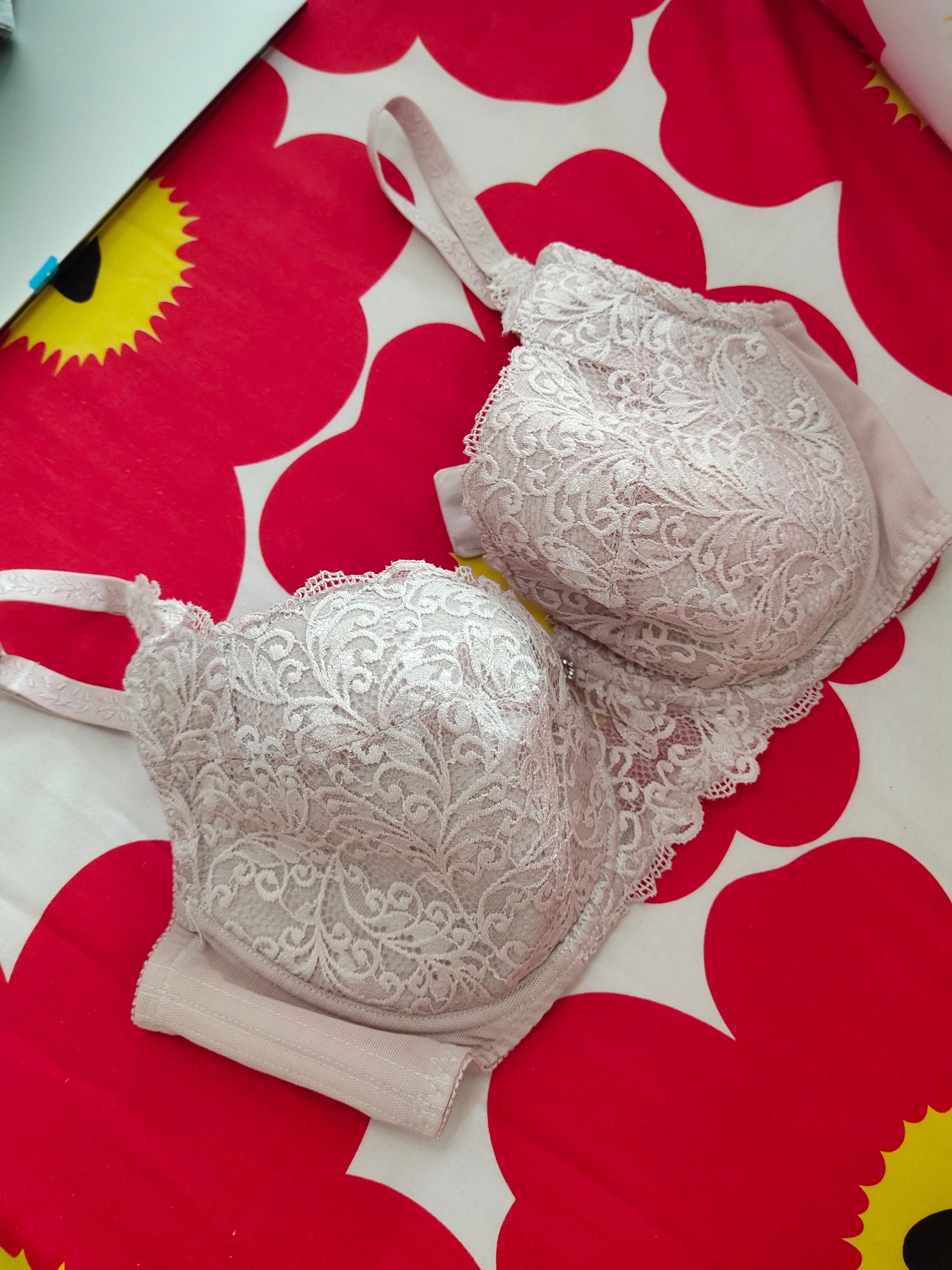 Plus Size Bra - No Brand (D85), Women's Fashion, New Undergarments &  Loungewear on Carousell