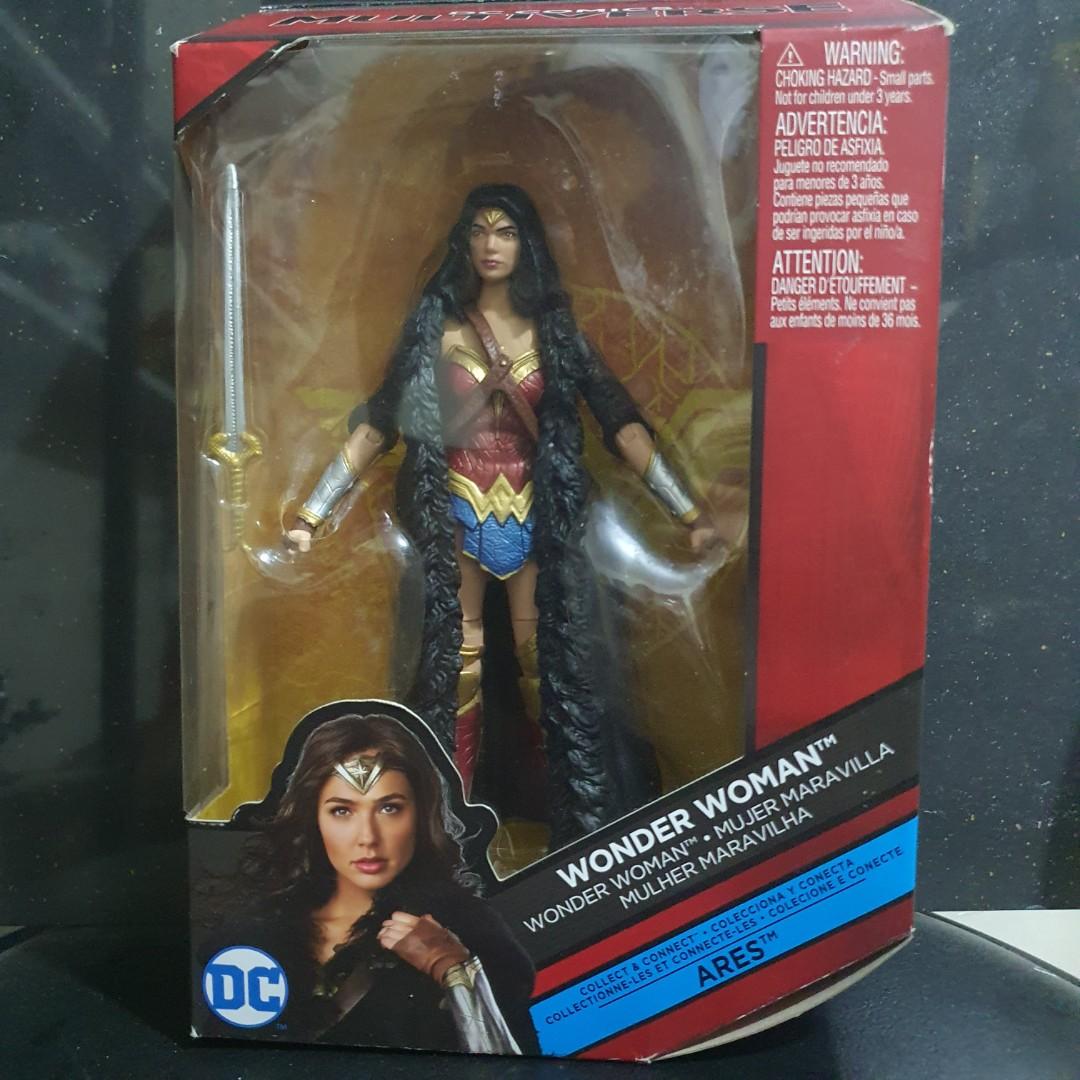 Wonder Woman (Category: Figurines & Statues) located in Rodriguez. Submitted by nilo_ (Listing ID 1082127724, Image 3). Description: DC comics Multiverse series Wonder Woman Figure BIB opened but never been out of the clam shell. original price 1 ,899.75.