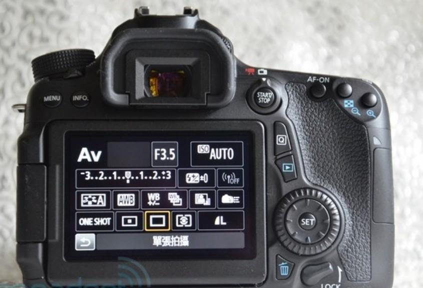 單反相機佳能Canon 70D with 2 lens (EF-S 18-55mm f/3.5-5.6 IS STM