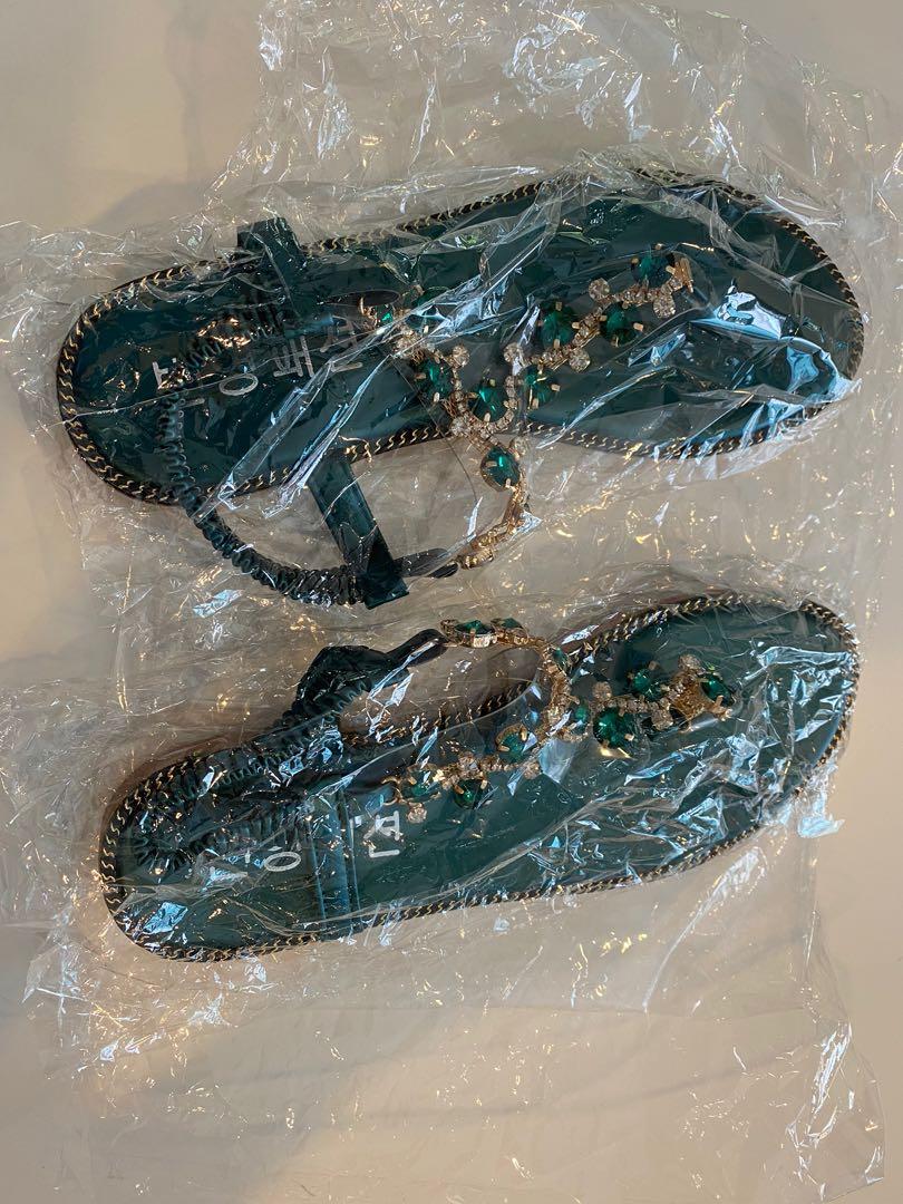 Brand New Women Sandal Size 37 Women S Fashion Shoes On Carousell