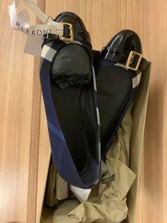 Burberry flat shoes