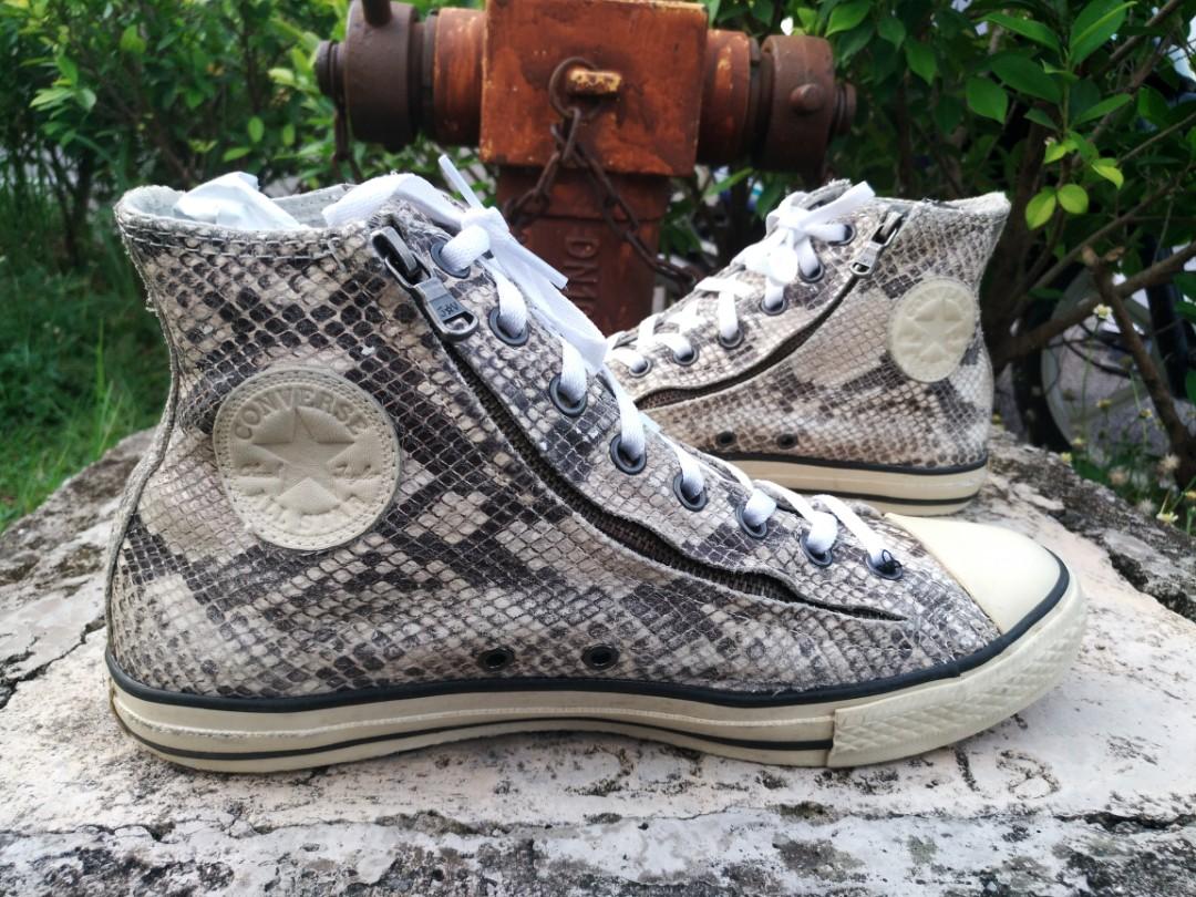 Snakeskin high top top converse