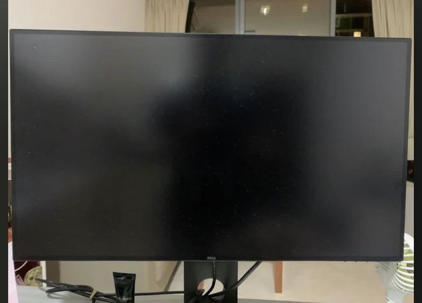 Dell Ultra Sharp U2717 D monitor 