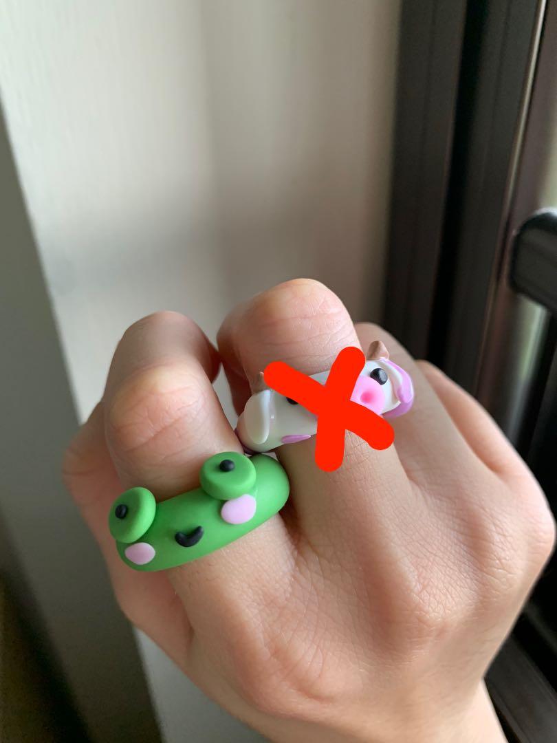 Clay store frog ring