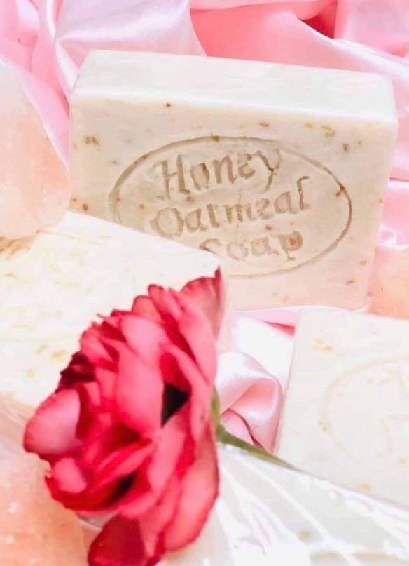 G21 DUO & HONEY OAT MEAL SOAP (Category: Bath) located in Manila. Submitted by piamra (Listing ID 1082336611, Image 2). Description: DUO SOAP ✔️KOJIC & HONEY OATMEAL HONEY OATMEAL ✔️ FOR SENSITIVE SKIN.