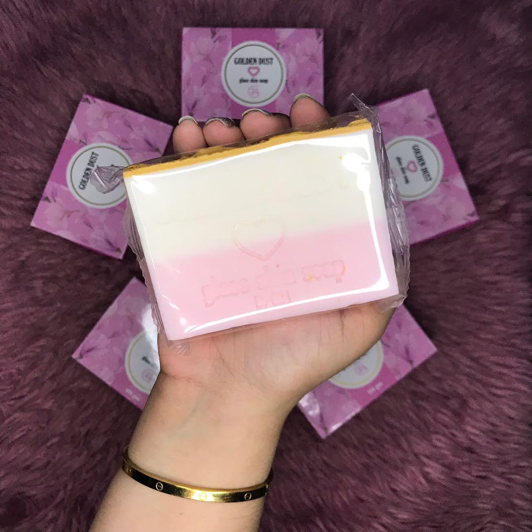 G21 GOLDEN DUST SOAP (Category: Bath) located in Manila. Submitted by piamra (Listing ID 1082304203, Image 1). Description: You’ll never get out of the bath tub once you use our Golden Dust Glass Skin Soap! ✨ Aside from having a good scent, it works to make our skin better and fresher! Golden Dust Soap is a micro peeling soap that removes top layer of our skins which is dead skin. Revealing the true beauty of our skin and makes it pinkish and glo