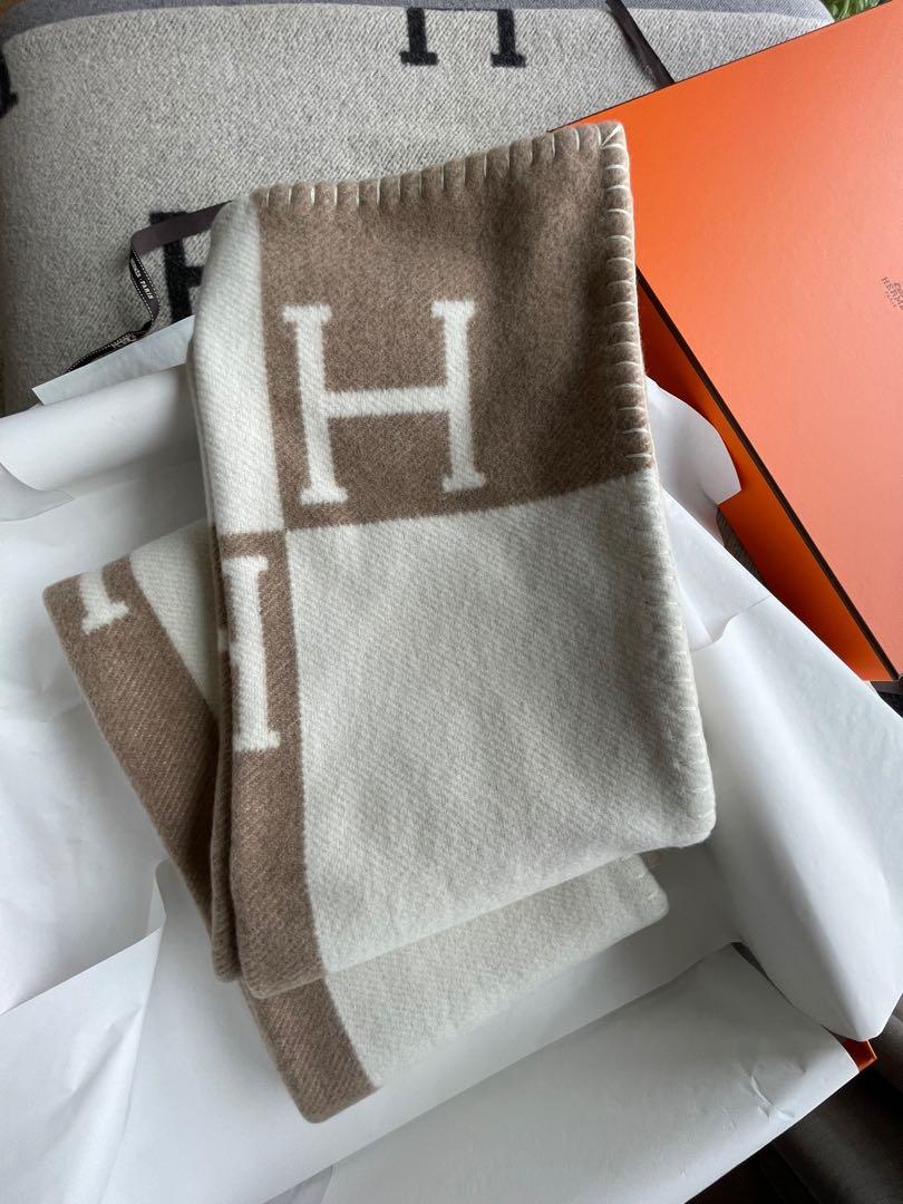 Hermes Avalon Baby Blanket Noisette Moyen / Blanc New – Mightychic