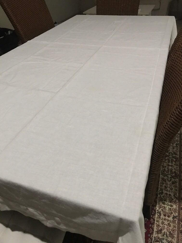 Ikea table cloth, Perabotan Rumah di Carousell