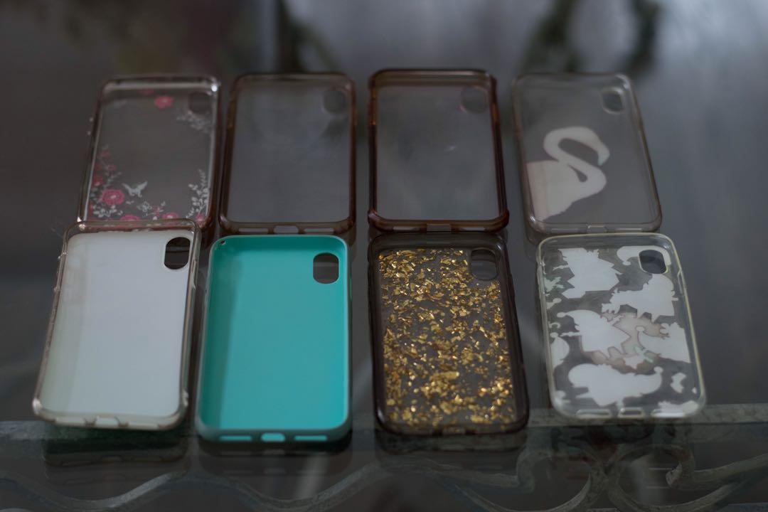iPhone X Cases (Category: Mobile & Tablet Accessories) located in Vaughan. Submitted by stevexanny (Listing ID 1082426075, Image 2). Description: Used, but I cleaned them each with iso alcohol. Fits iPhone X. $5 each of $25 for all. .