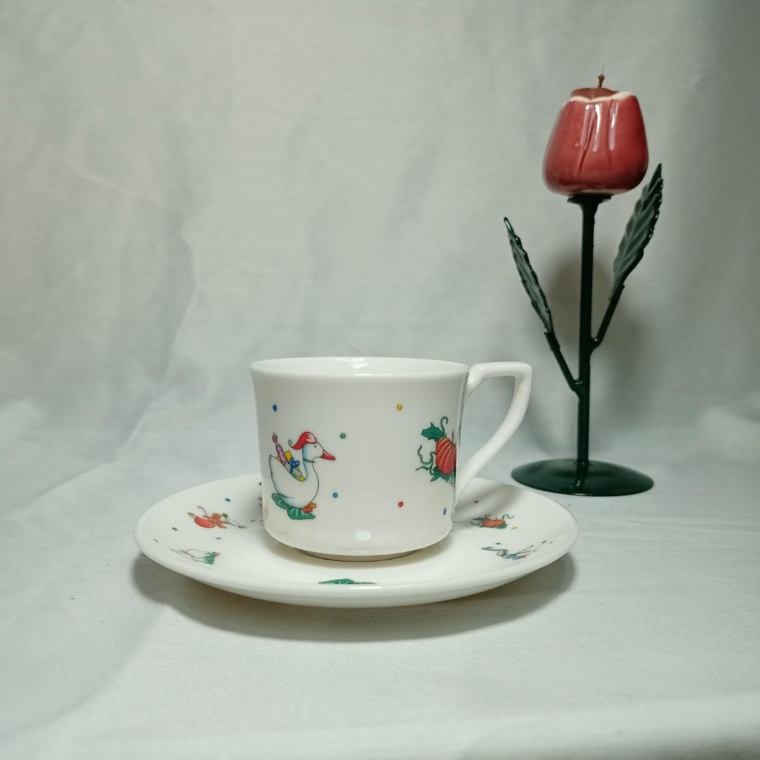 KFC CUP AND SAUCER - 200 PHP (Category: Coffee & Tea Tableware) located in Makati City. Submitted by nyxhemera26 (Listing ID 1082429169, Image 1). Description: KFC CUP AND SAUCER - 200 PHP NEW WITH BOX.