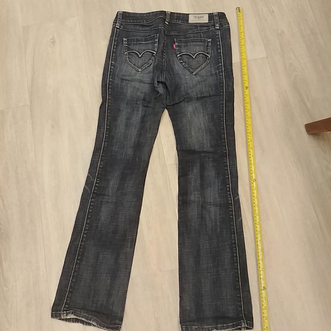 Levi's sales lady style
