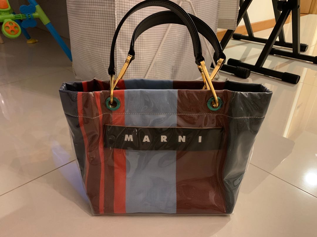 Marni glossy store grip