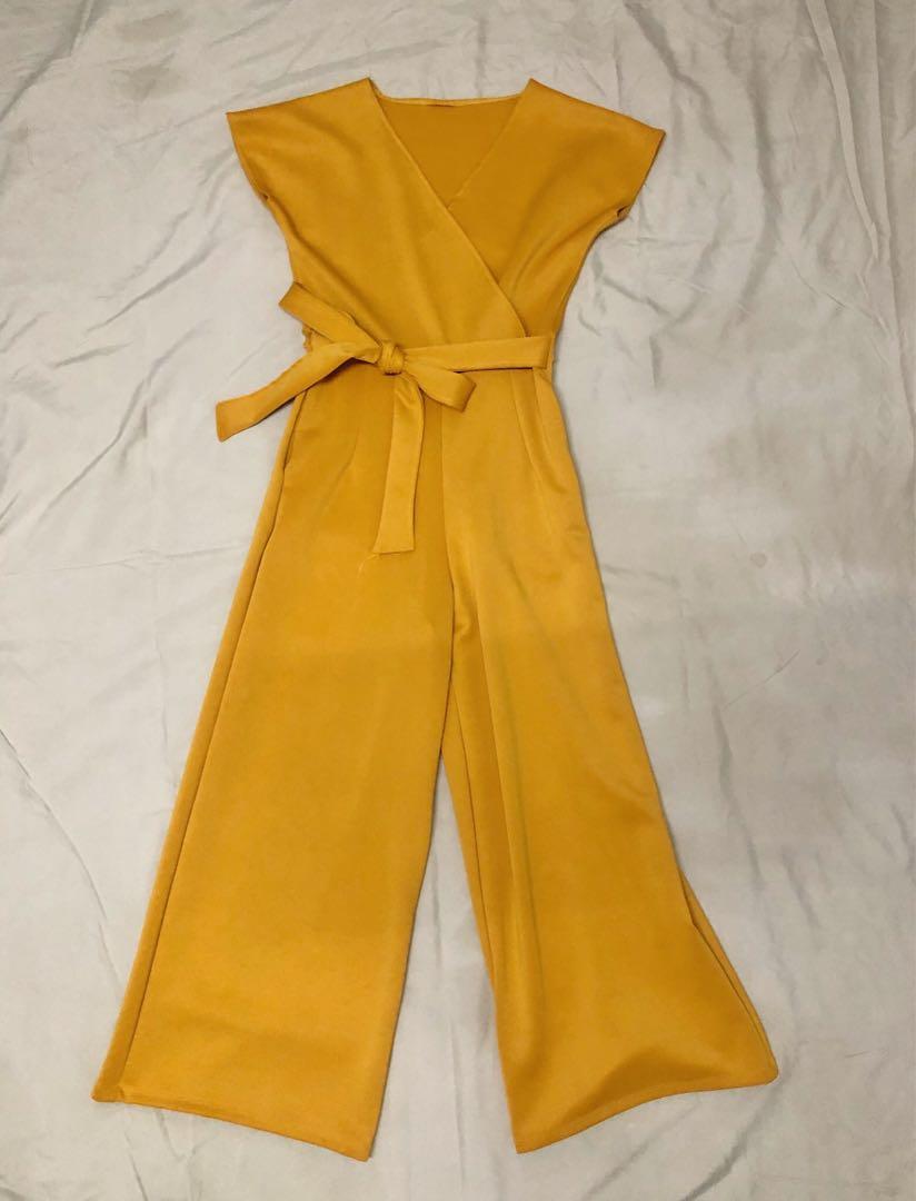 Neoprene Jumpsuit (Category: Jumpsuits) located in Manila. Submitted by decluttersiris (Listing ID 1082350984, Image 2). Description: .