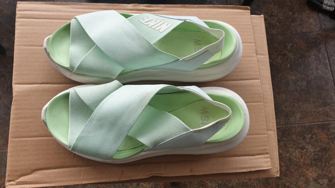 Nike sales sepatu sandal