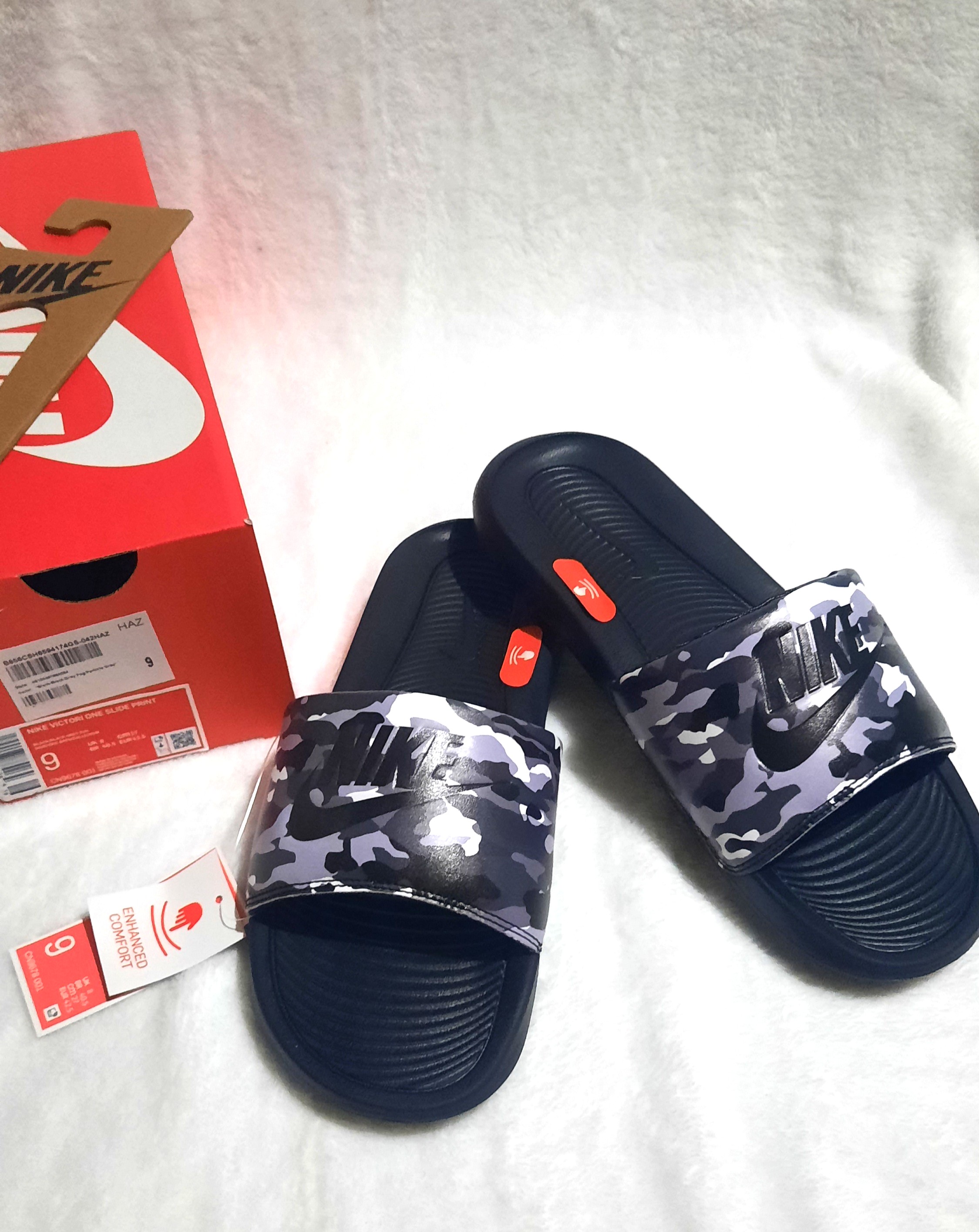 nike victori one printed slides