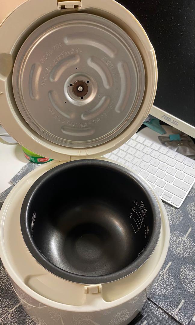 Panasonic 樂聲迷你快思邏輯西施電飯煲（0.5公升）SRCK05, 家庭電器, 廚房電器, 鍋具 Carousell