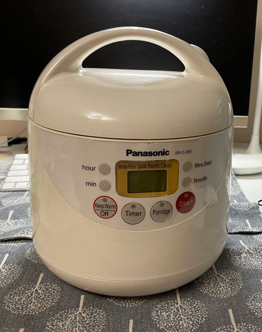 Panasonic 樂聲迷你快思邏輯西施電飯煲（0.5公升）SRCK05, 家庭電器, 廚房電器, 鍋具 Carousell