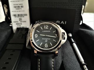 (Category: ) located in . Submitted by luxe_watch (Listing ID 1082341128, Image 1). Description: .