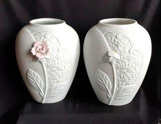 Porcelain jars/vases, 1 pair, never used