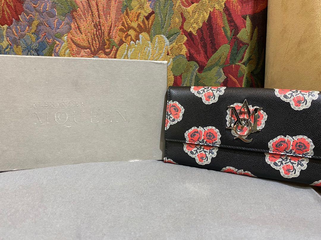 SALE!!!Alexander McQueen wallet (Category: Luxury Bags & Wallets) located in Quezon City. Submitted by authinthecity (Listing ID 1082410251, Image 2). Description: Black Floral Brand new 🌸 Never been used.