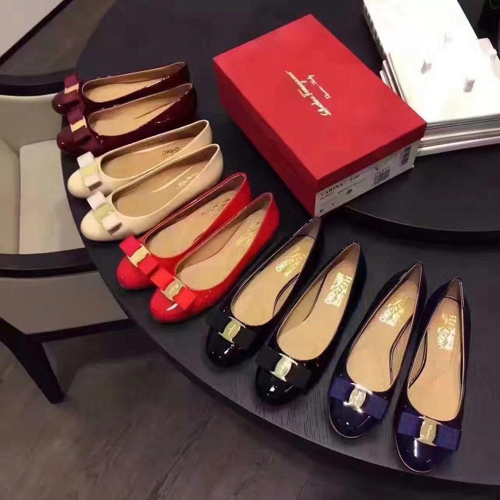 Ferragamo clearance vara flats