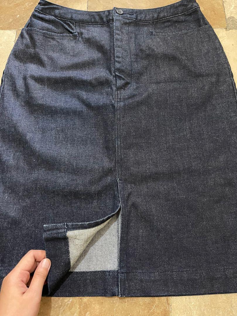 Uniqlo Denim Skirt (Category: Skirts) located in Valenzuela. Submitted by heyimrona (Listing ID 1082244958, Image 2). Description: .