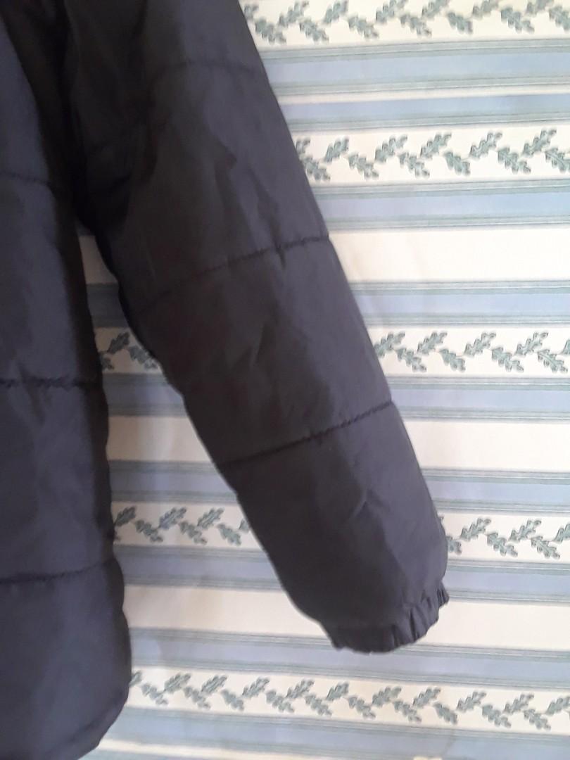 Repriced VTg Brand Puffer Jacket (Category: Coats, Jackets and Outerwear) located in Calapan. Submitted by shakalak (Listing ID 1082356041, Image 3). Description: Size on tag 14/16 Teen but will fit Large frame sa women Unisex karararing lang from.US box .