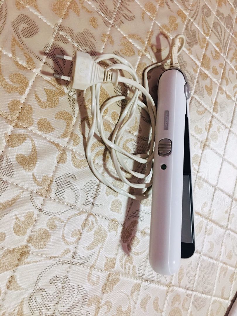 Watsons hair iron, Health & Beauty, Hair Care on Carousell