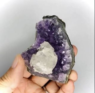 (Category: ) located in . Submitted by pie.gems (Listing ID 1082599470, Image 1). Description: .
