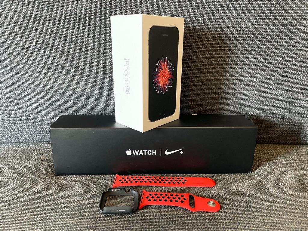 Apple Watch Series 4 44MM iPhone SE 2016 64GB COMBO