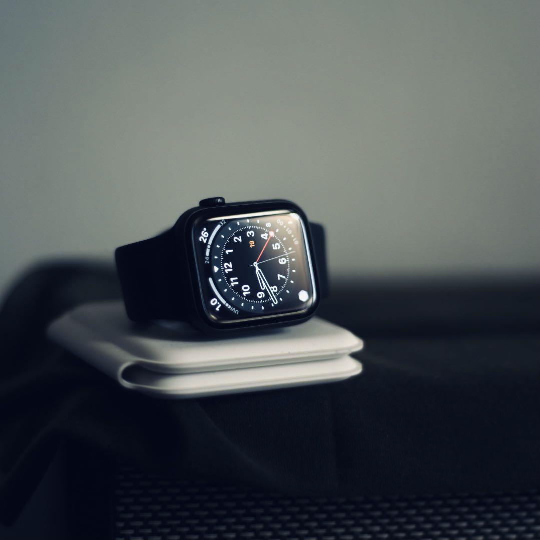 Apple Watch Series 6 44mm スペースグレイ アルミニウ…-