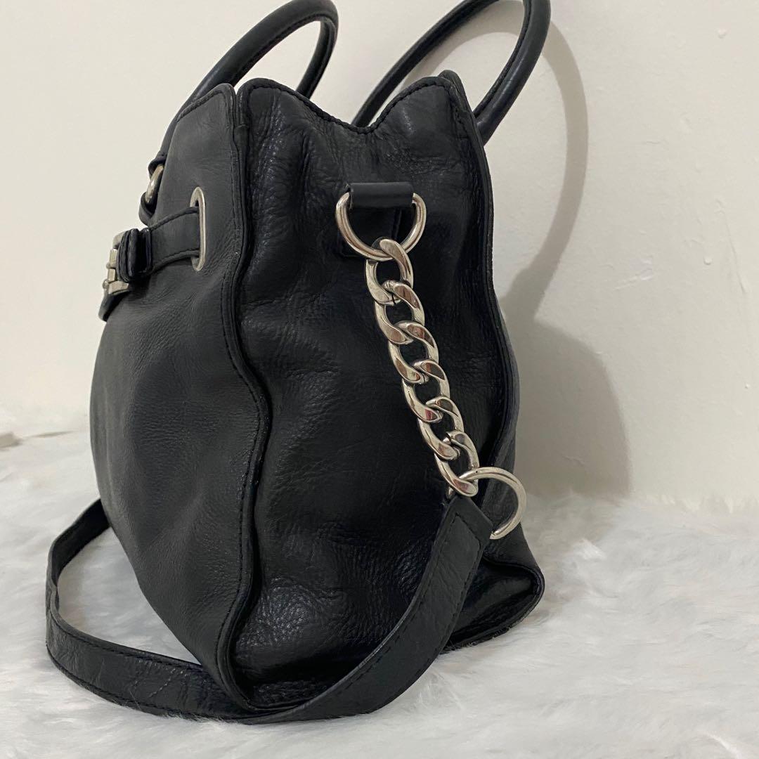 Authentic Michael Kors MK Hamilton Leather Bag with Sling (Category: Luxury Bags & Wallets) located in Las Pinas. Submitted by thestylecapital (Listing ID 1082478039, Image 3). Description: Authentic Michael Kors MK Bag Hamilton Genuine Leather Pasalubong from US 8.5/10 condition Needs cleaning Selling bc I don’t work anymore and won’t be using it na 14" wide, 11"long 6" wide (from the side, yung how thick the bag is) 26" long (top of sling to bo