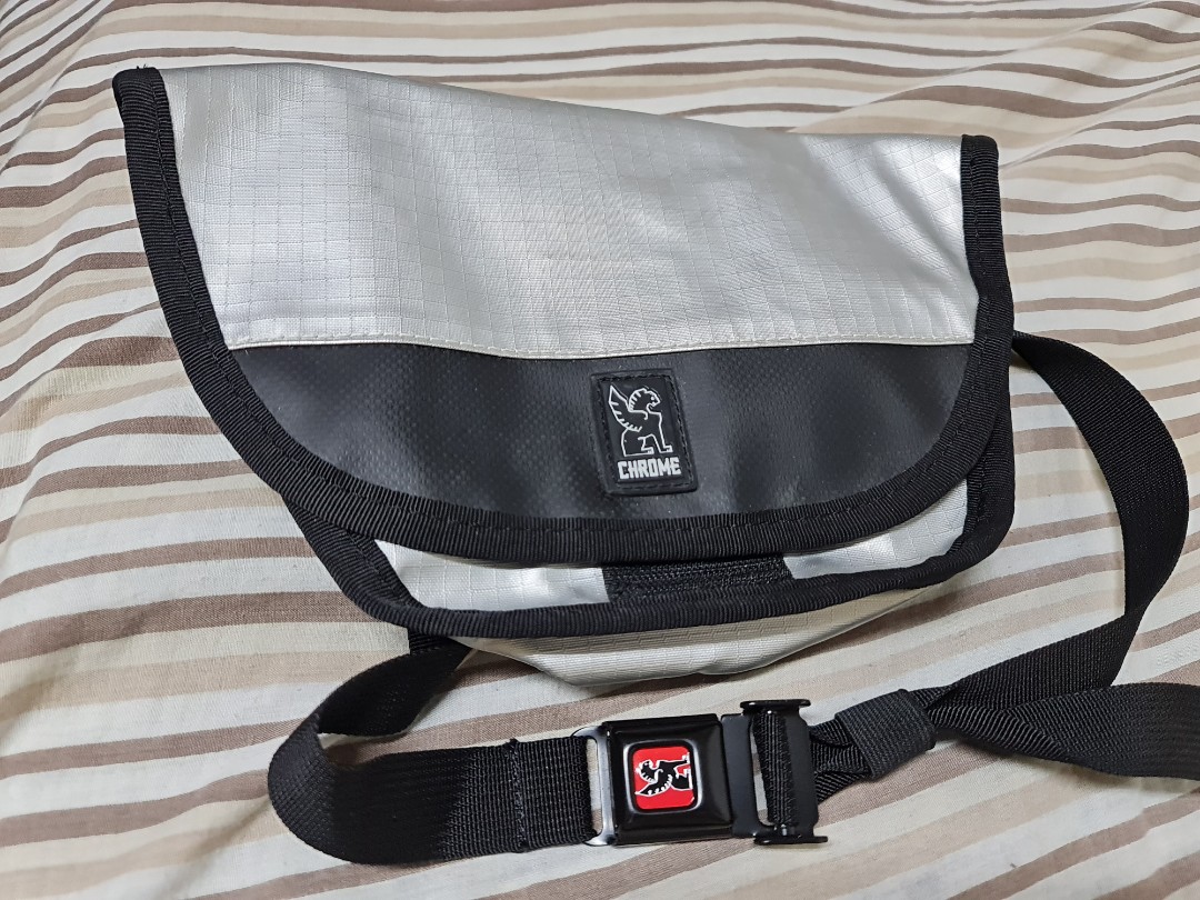 Chrome hip pouch best sale