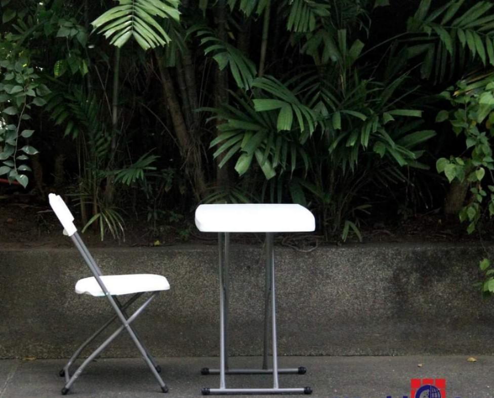 Computer Study Working Personal folding Table (Category: Tables & Sets) located in Quezon City. Submitted by mf143 (Listing ID 1082633190, Image 1). Description: Brand New Personal Working ,Computer, Study Table Space & Budget Saver Very Durable Same Day Shipping Location: Project 7,QC.