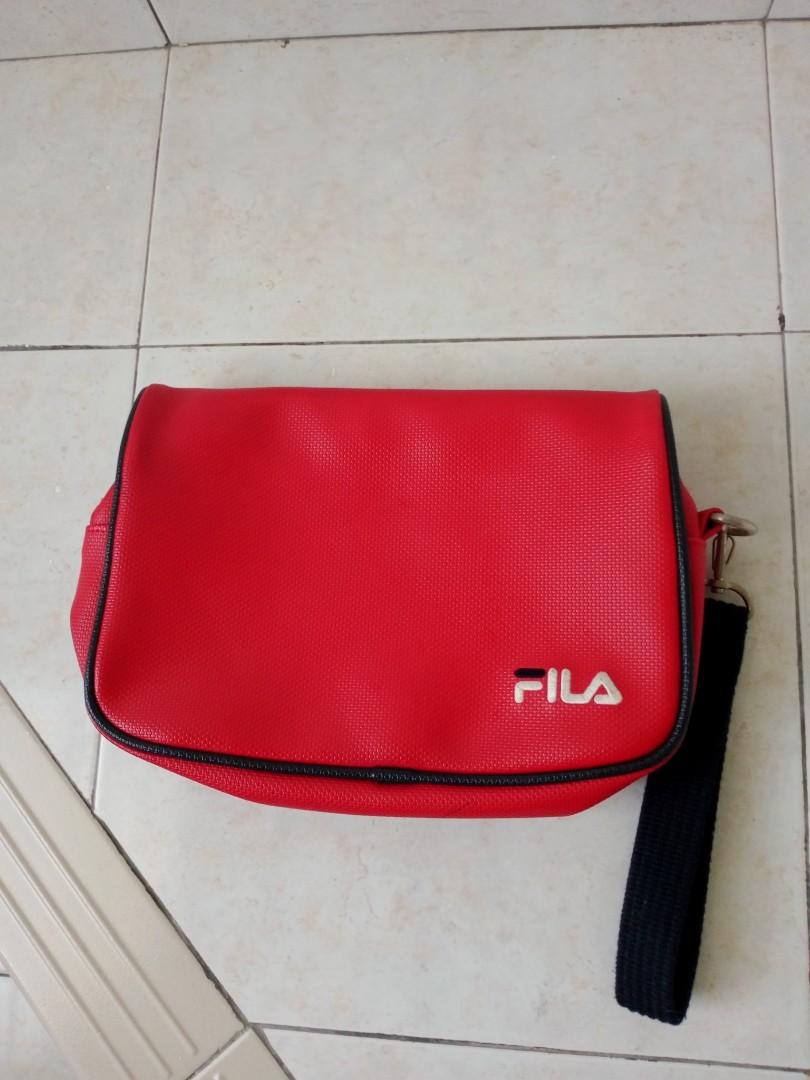 Fila clutch outlet