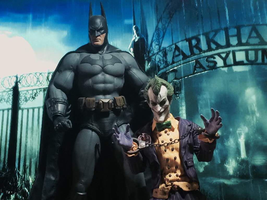 Hot toys Batman Arkham Knight city Arkham asylum joker, Hobbies & Toys, Toys  & Games on Carousell