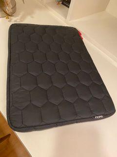 Incipio Macbook Pro Sleeve Case 15”