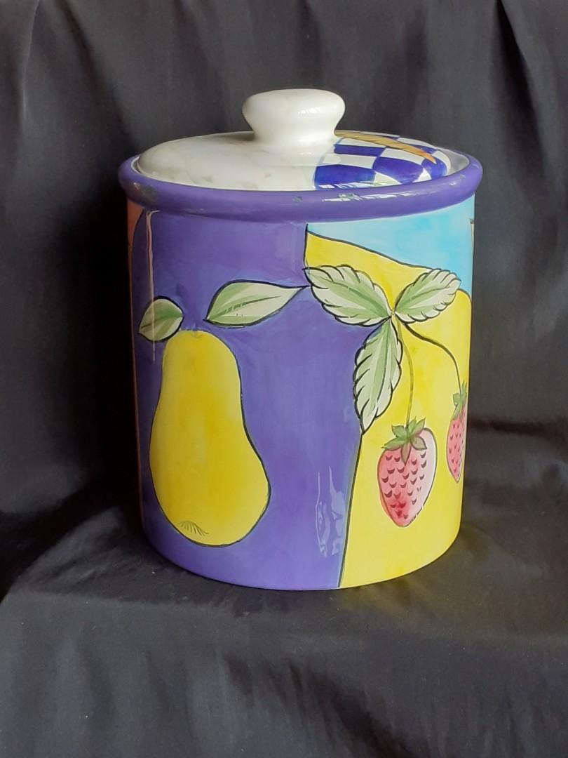 Kitchen canister, ceramic, never used (Category: Food Organization & Storage) located in Muntinlupa City. Submitted by 25brent (Listing ID 1082531979, Image 1). Description: With minor factory defects and small nicks around the inside rim. Never used, just kept in storage. P800 excluding shipping cost. Payment via GCash or fund transfer to BPI..